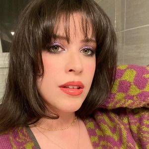 Meet your Posher, Consuela